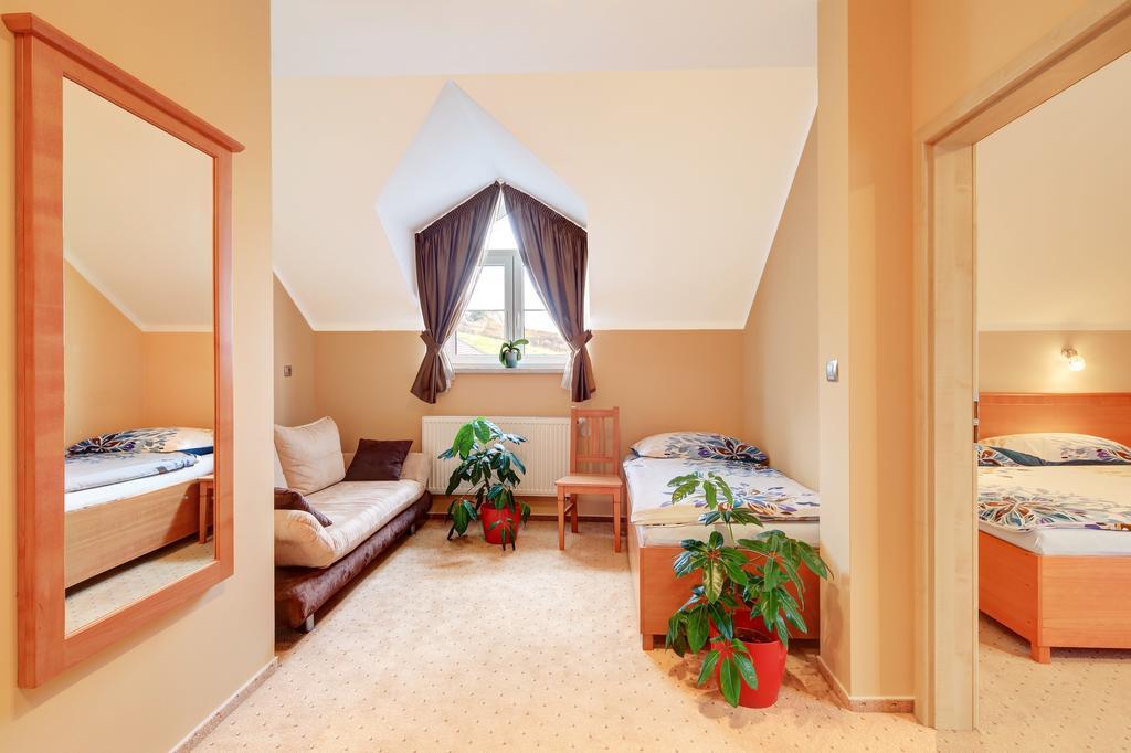 Penzion Harmonie Žlutice Kamer foto