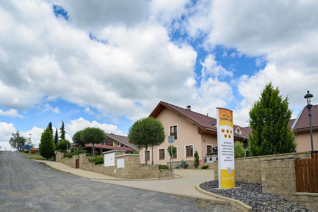 Penzion Harmonie Žlutice Buitenkant foto