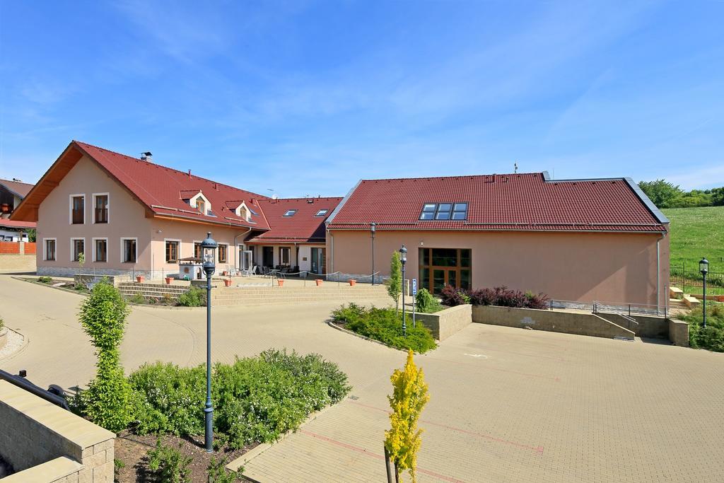 Penzion Harmonie Žlutice Buitenkant foto